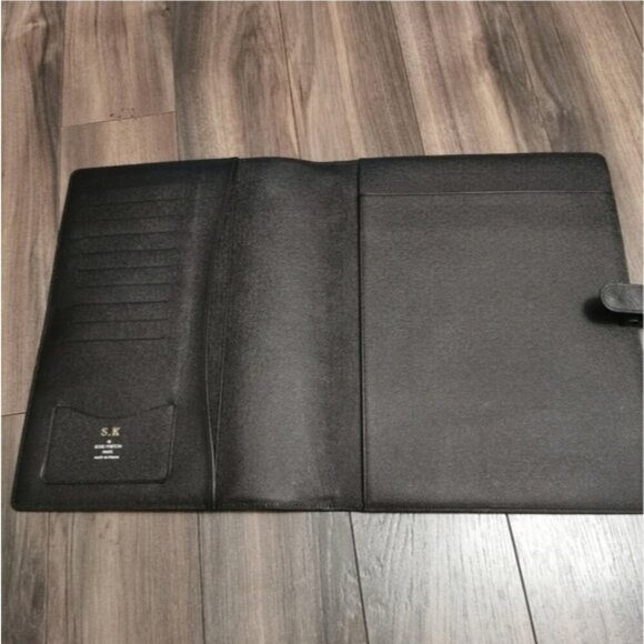 Authentic Louis Vuitton Taiga Leather Desk Agenda Cover - Picture 8 of 14